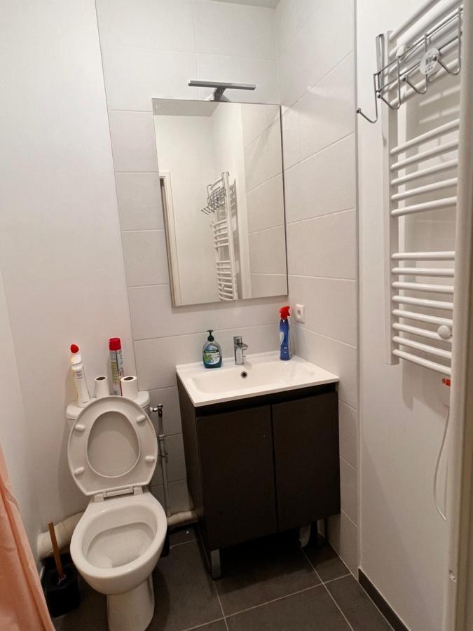 Chambre Individuelle Dans Un Appartement A 37 De Champs Elysees Sartrouville Luaran gambar