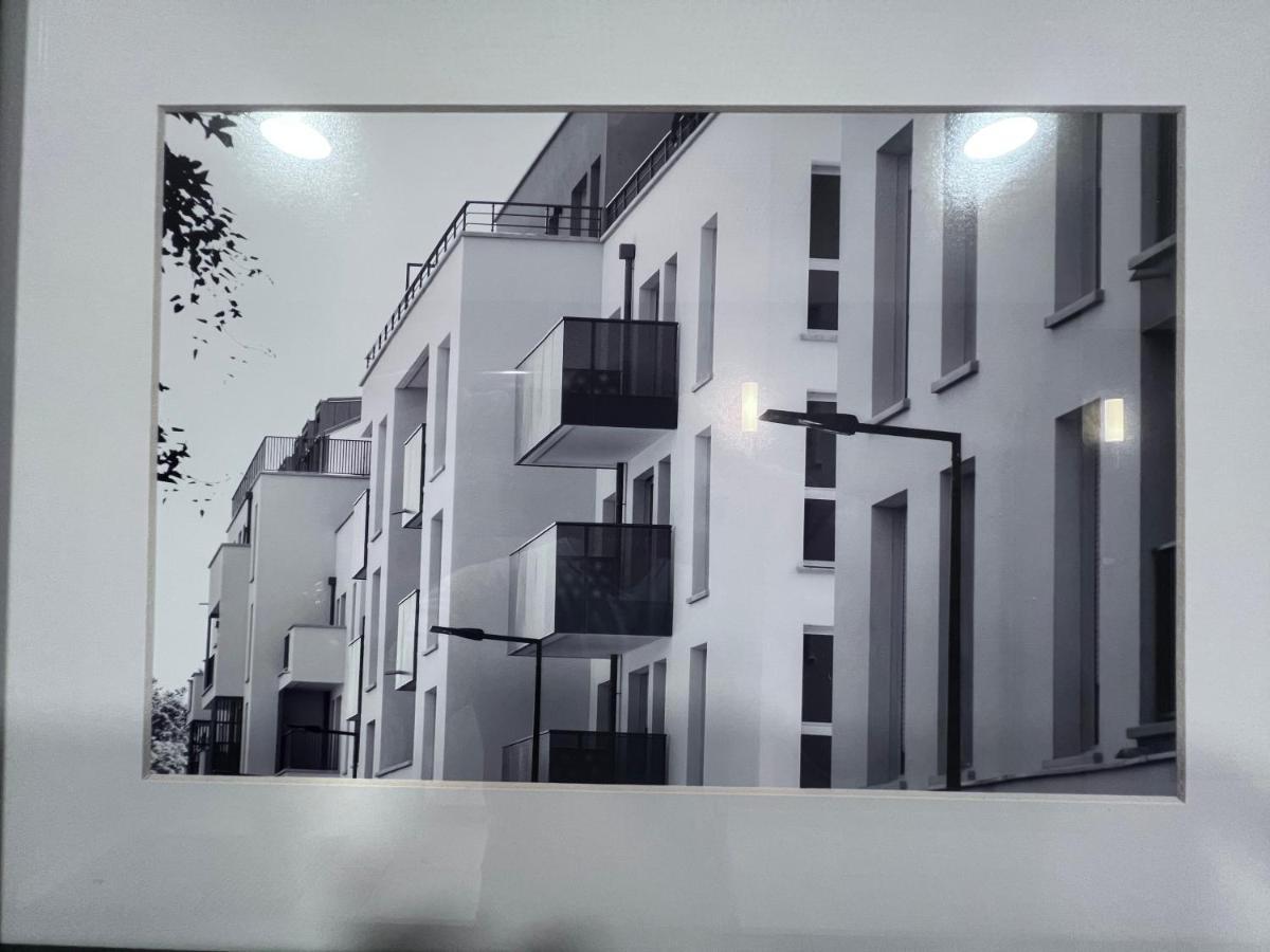 Chambre Individuelle Dans Un Appartement A 37 De Champs Elysees Sartrouville Luaran gambar