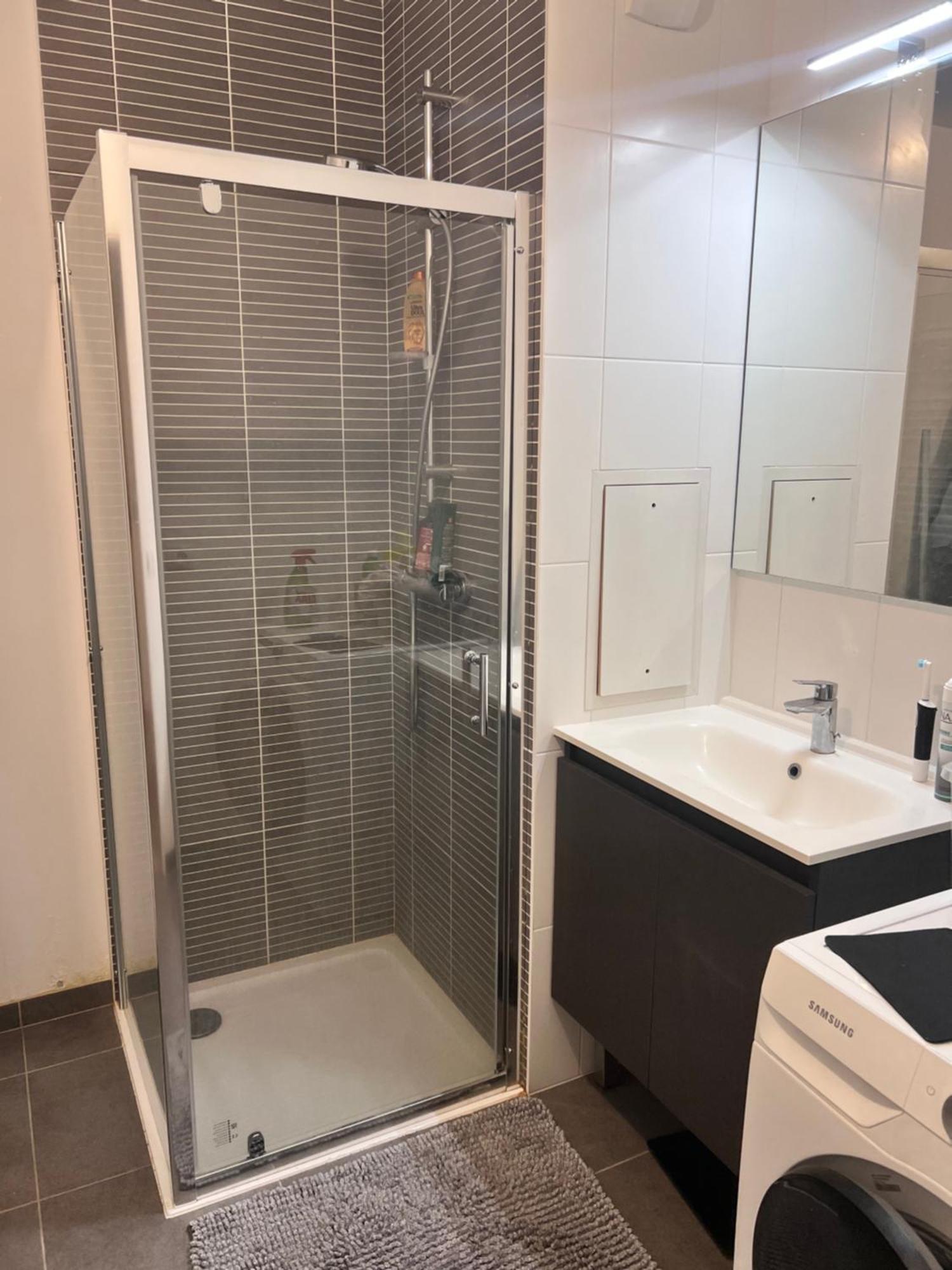 Chambre Individuelle Dans Un Appartement A 37 De Champs Elysees Sartrouville Luaran gambar
